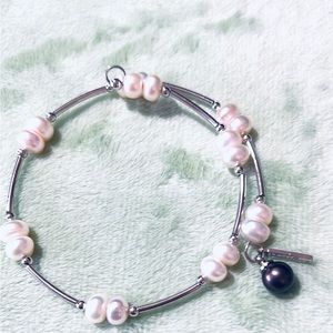 Swirl of pearls Vantel pearl wire bracelet